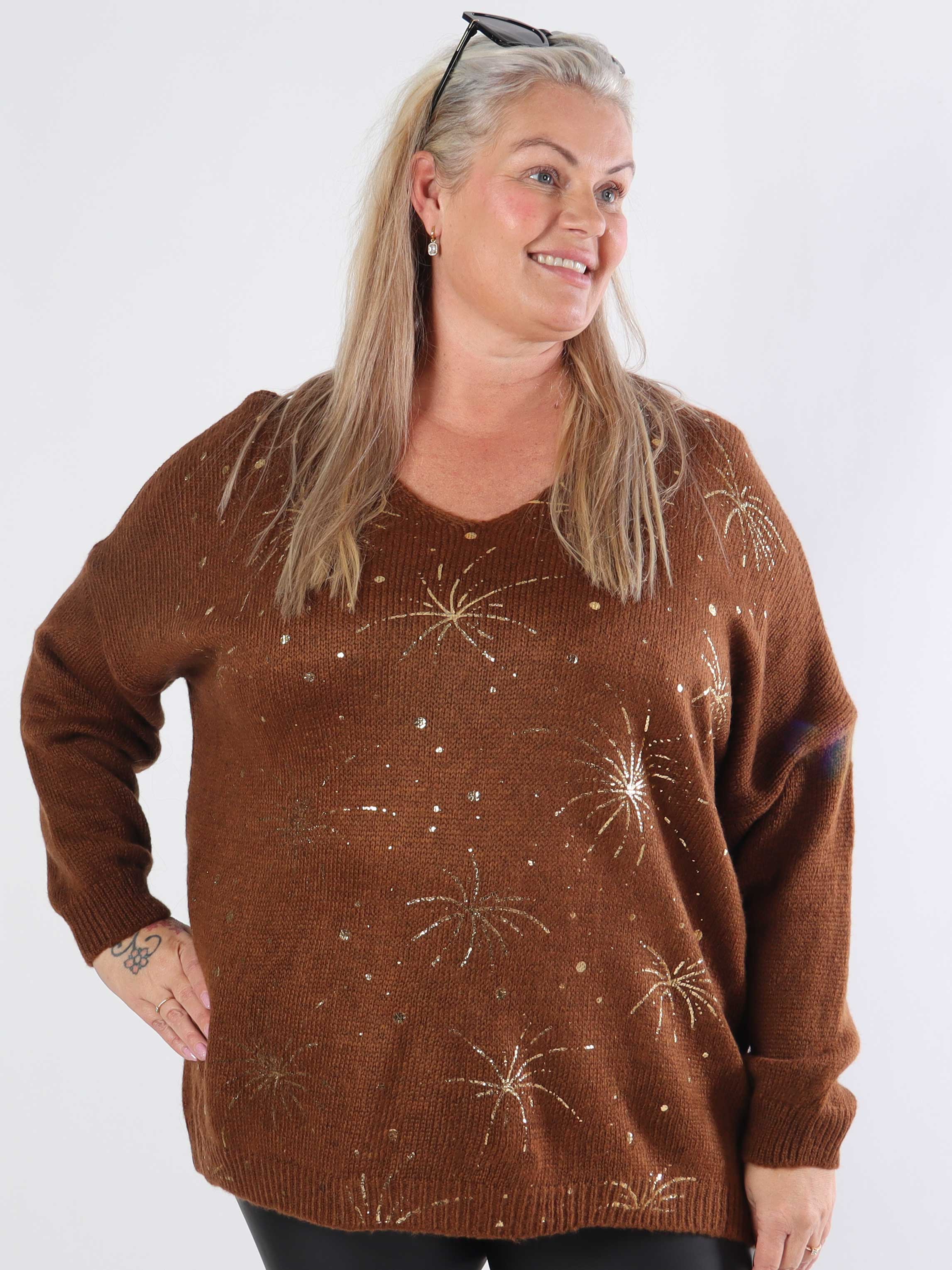 Omaria - Stickad plus size blus med fyrverkerier på